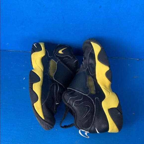 DS Nike Air Speed Turf GS YELLOW BLACK STEELERS Size 13c(17cm) 535736-071 - Picture 6 of 8